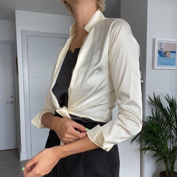 Cry Baby Blouse - Picture 2 of 7